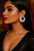 Queenโs Collection Earring