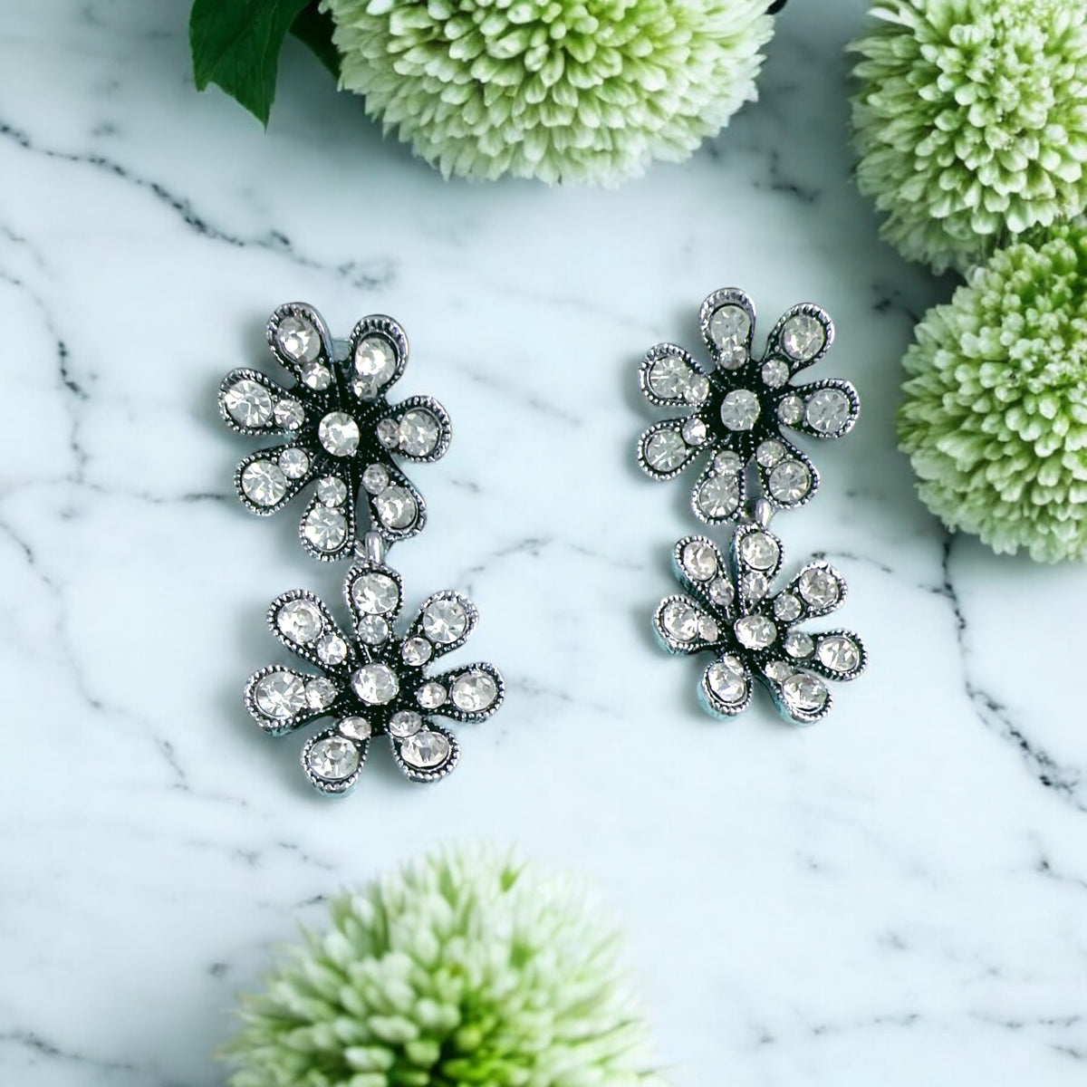 Silver Black Flower shaped earrings for everyday use 🛍️