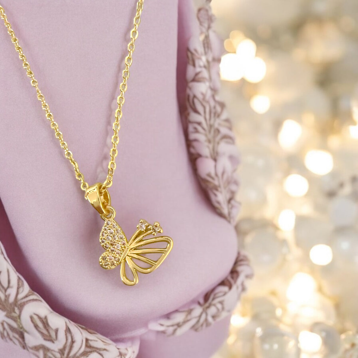 GoldenButterflyshaped Pendant ✨💄for women