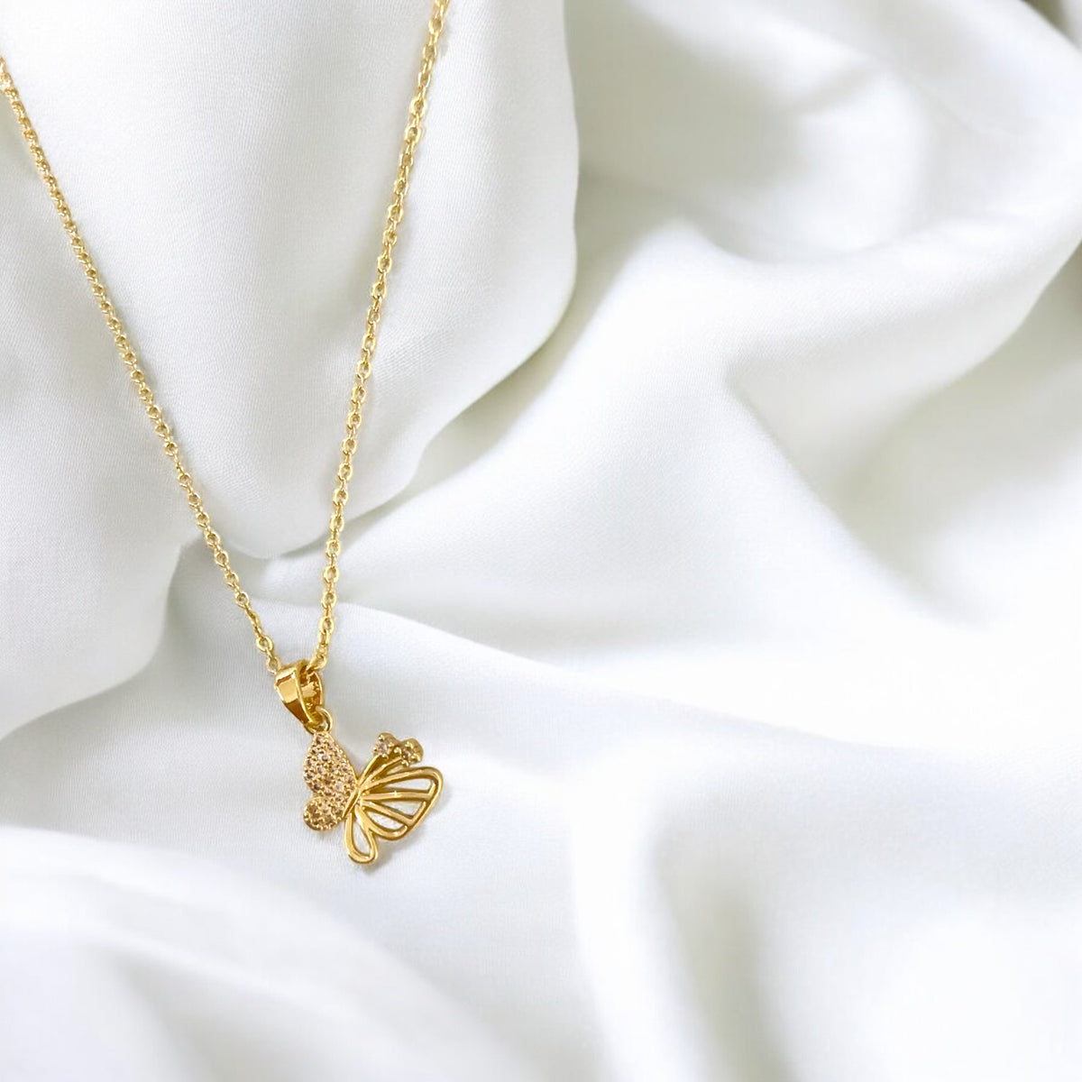 GoldenButterflyshaped Pendant ✨💄for women