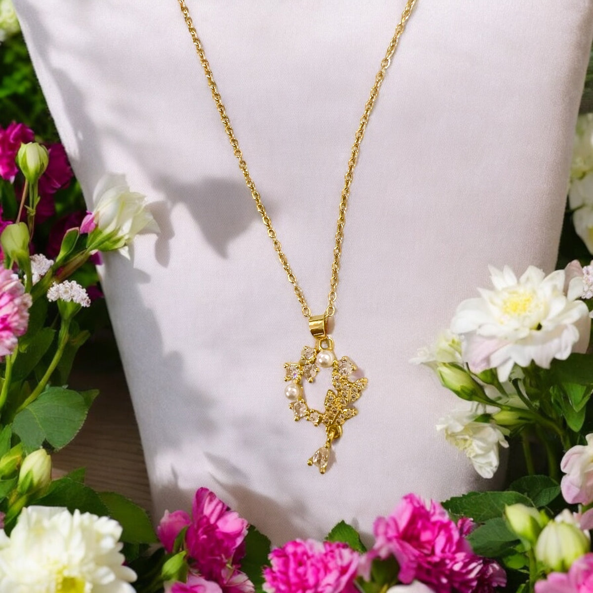 Akal jaisi Gol ,Golden pendant for women 🥰