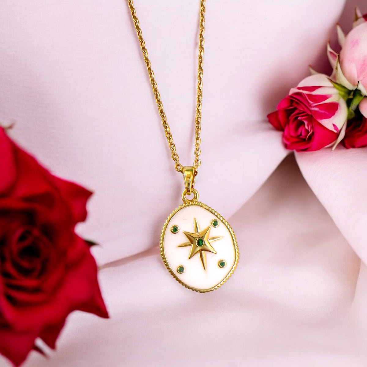Enamel white coloured round pendant 🌹