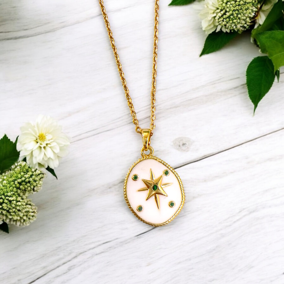 Enamel white coloured round pendant 🌹