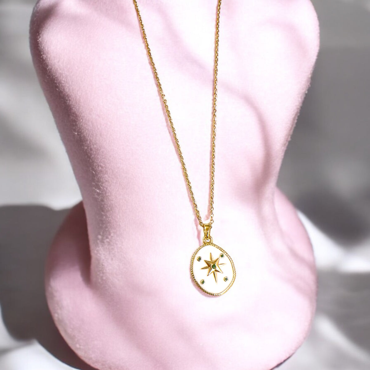 Enamel white coloured round pendant 🌹