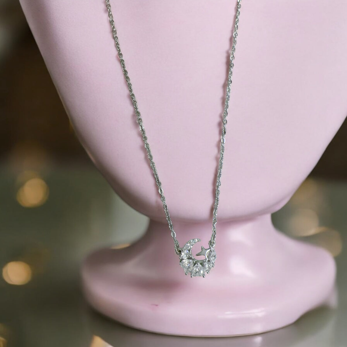 Moon shaped Silver Pendant ๐ธ