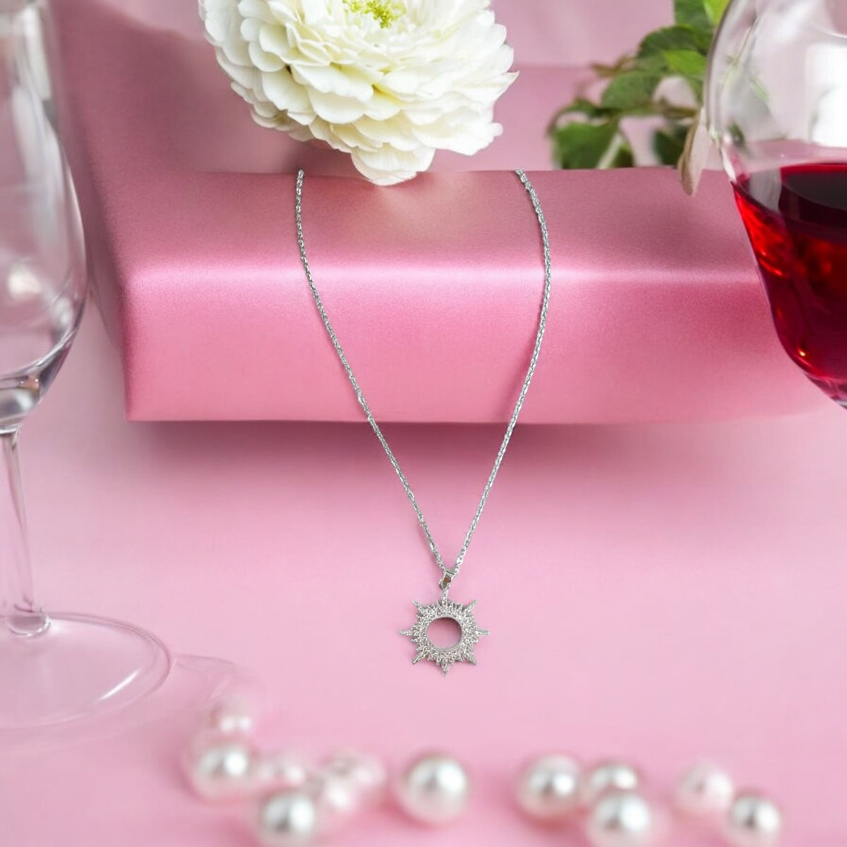 Sun shaped silver pendant ✨🌸✨for Women