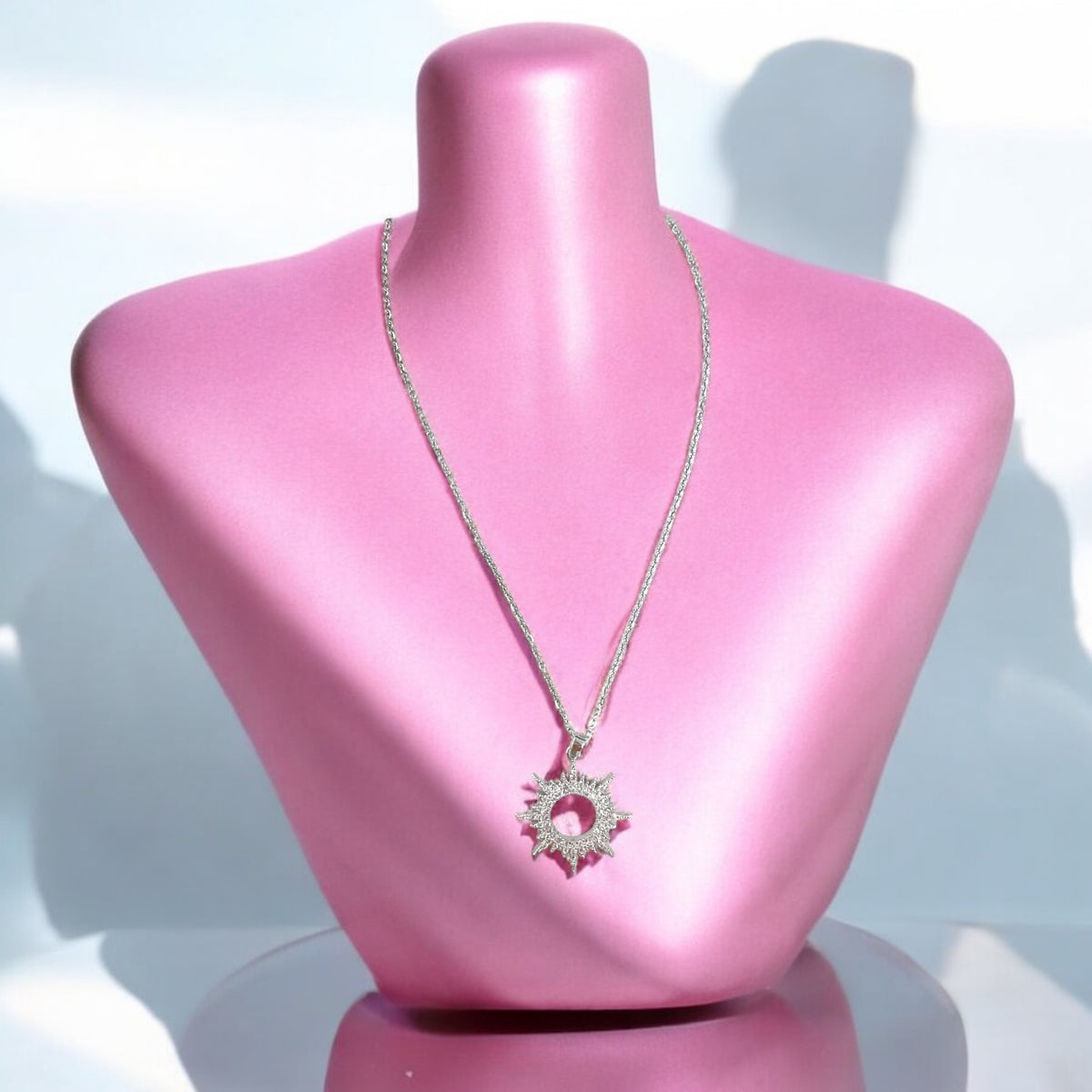 Sun shaped silver pendant ✨🌸✨for Women