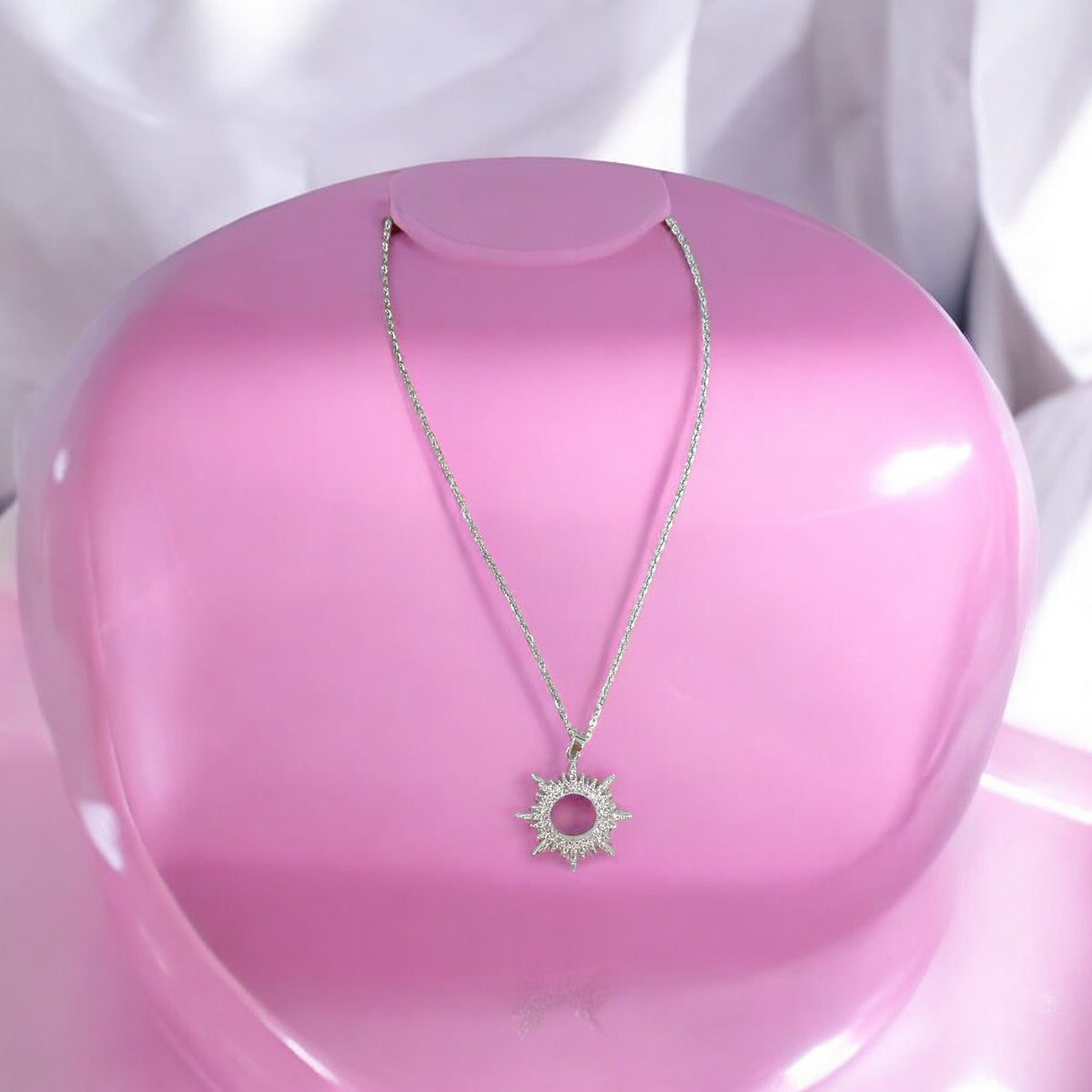 Sun shaped silver pendant ✨🌸✨for Women