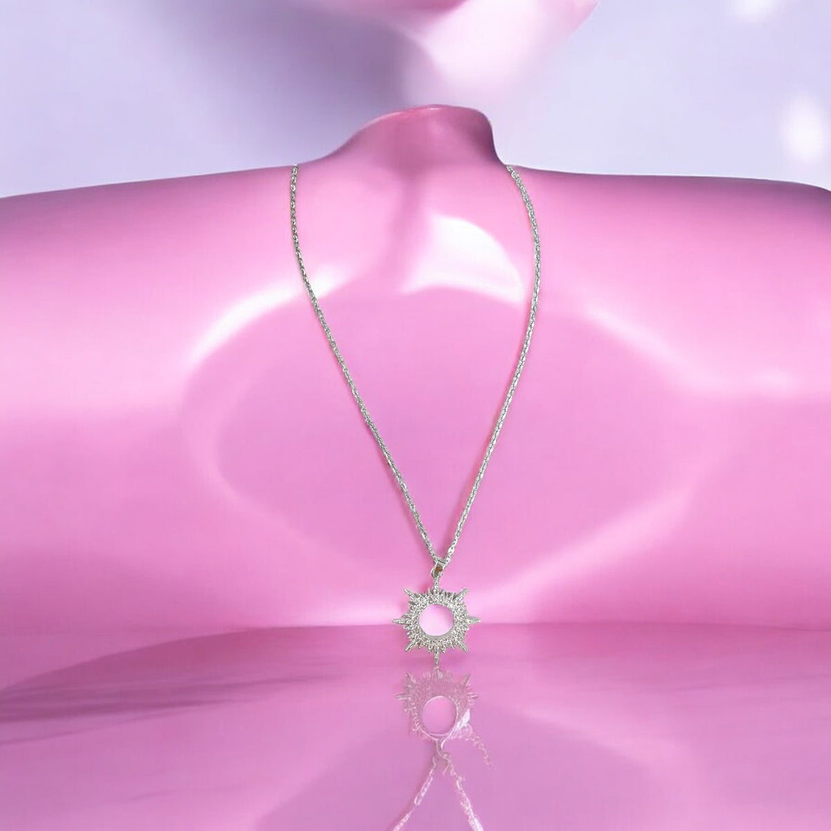 Sun shaped silver pendant ✨🌸✨for Women