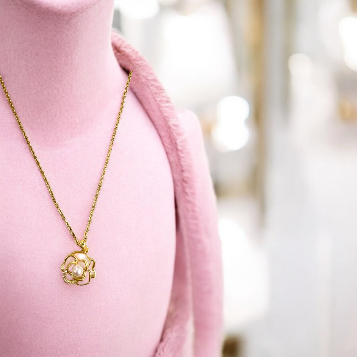 Golden Rose shaped Pendant for my Sweetheart π₯°π©πΈ