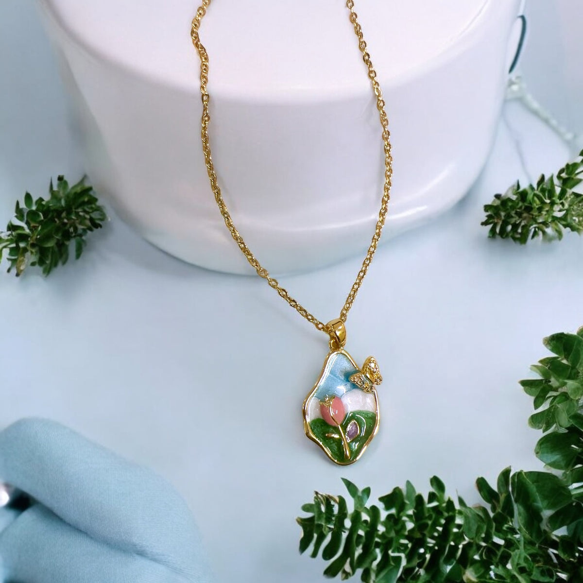 Gorgeous enamel pendant for gorgeous You🌸✨💖🌹