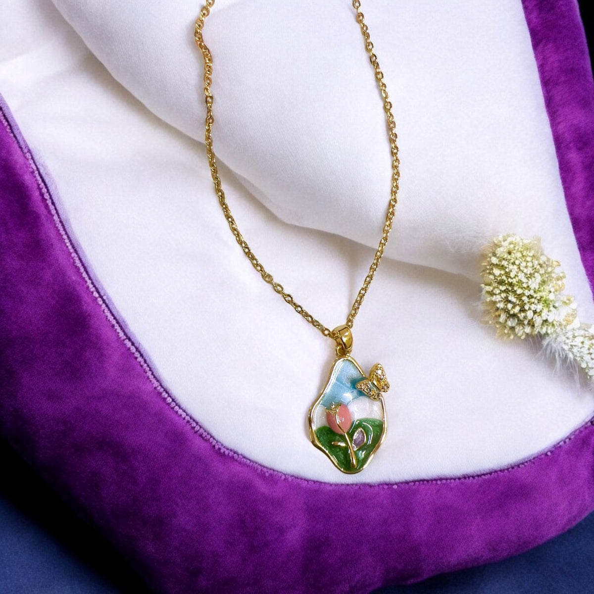 Gorgeous enamel pendant for gorgeous You🌸✨💖🌹