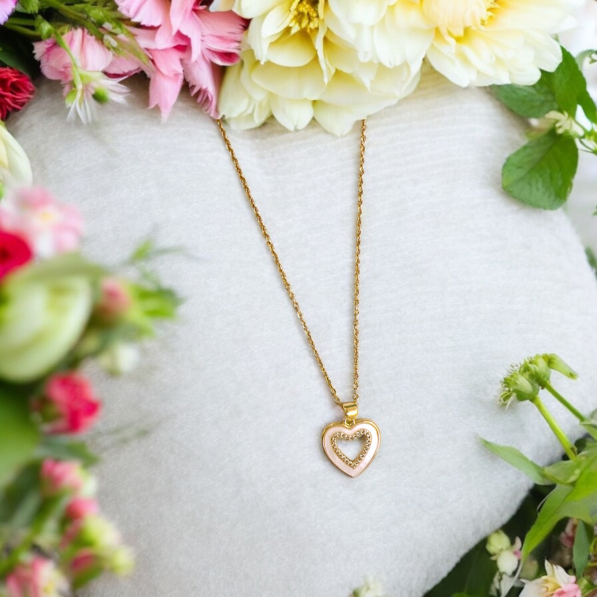 Golden Heart shape Pendant for Women✨💖💐