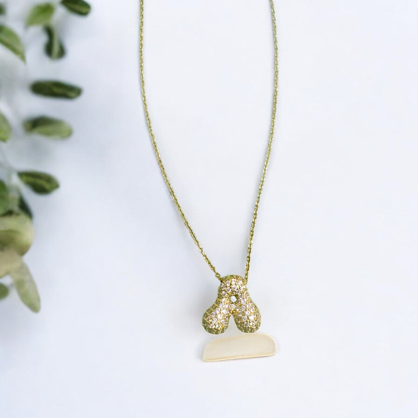 A shaped pendantš„ For Wonen