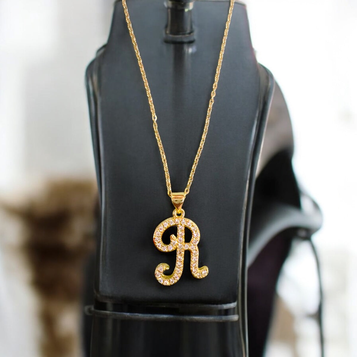 R-shaped pendant❤️✨✨ for Women