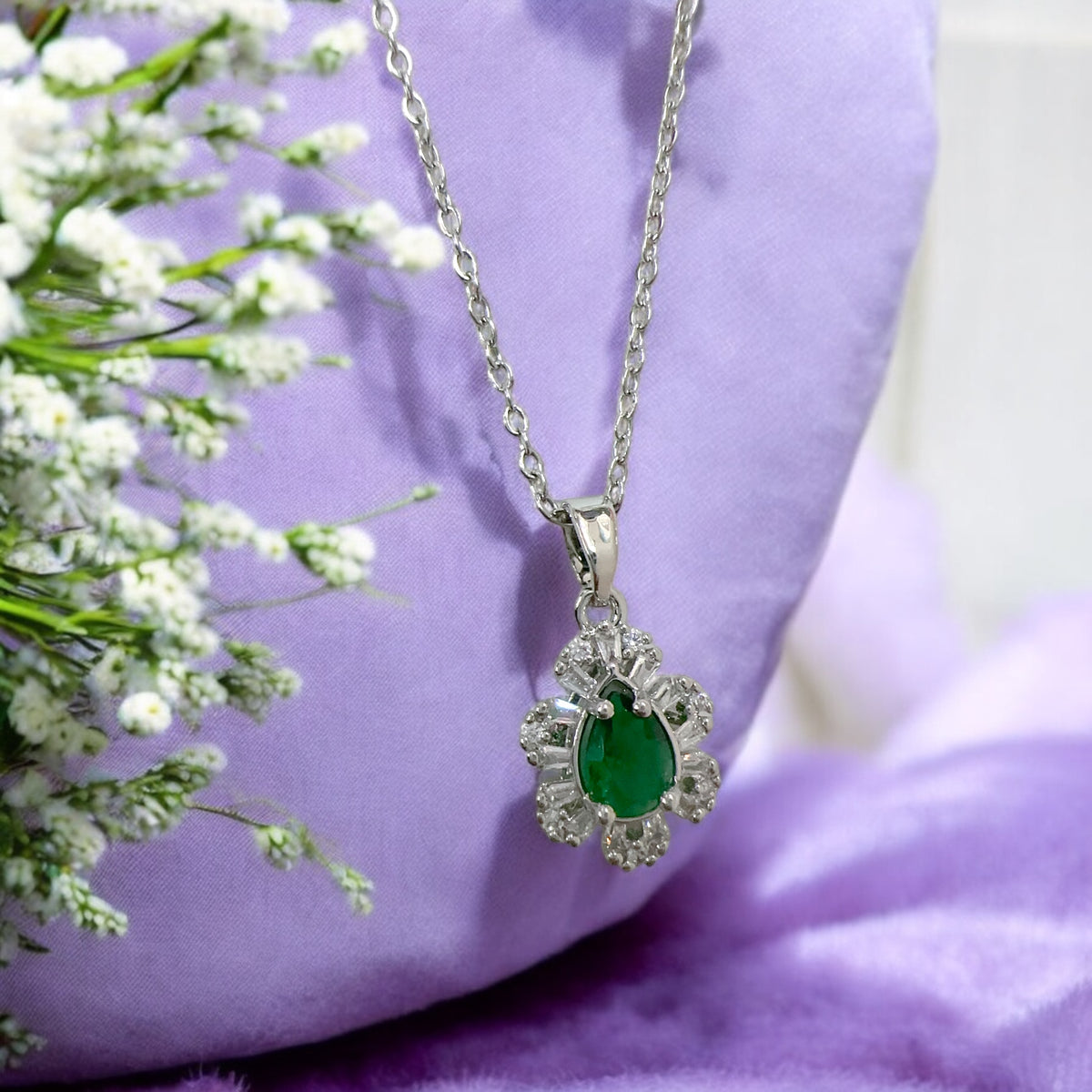 925Silver green stone studed pendant ๐ธ
