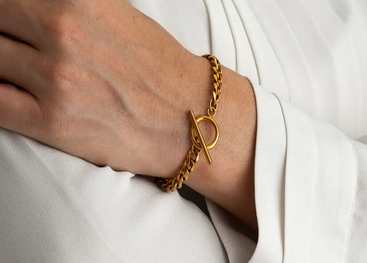 Timeless Elegance: Top 5 Must-Have Jewelry Pieces