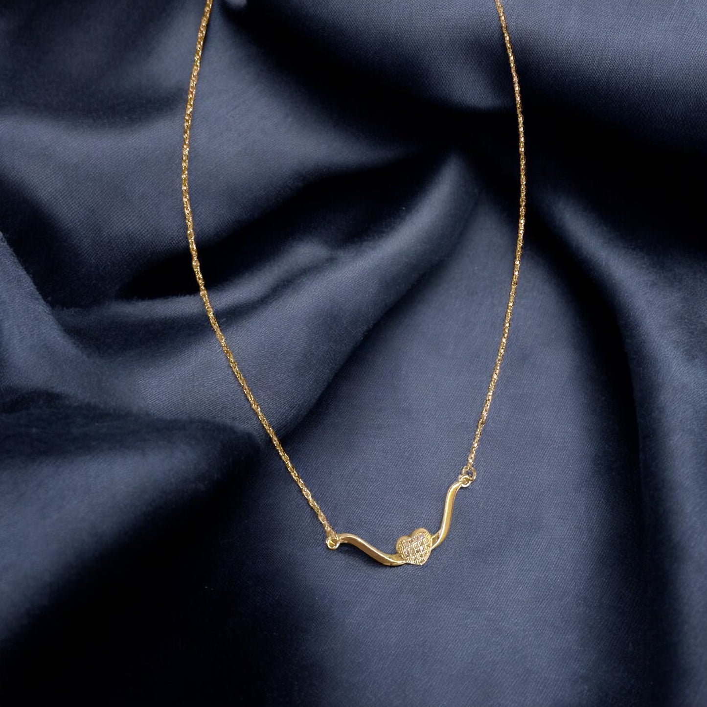 Minimalistic Golden Pendant✨💖for women