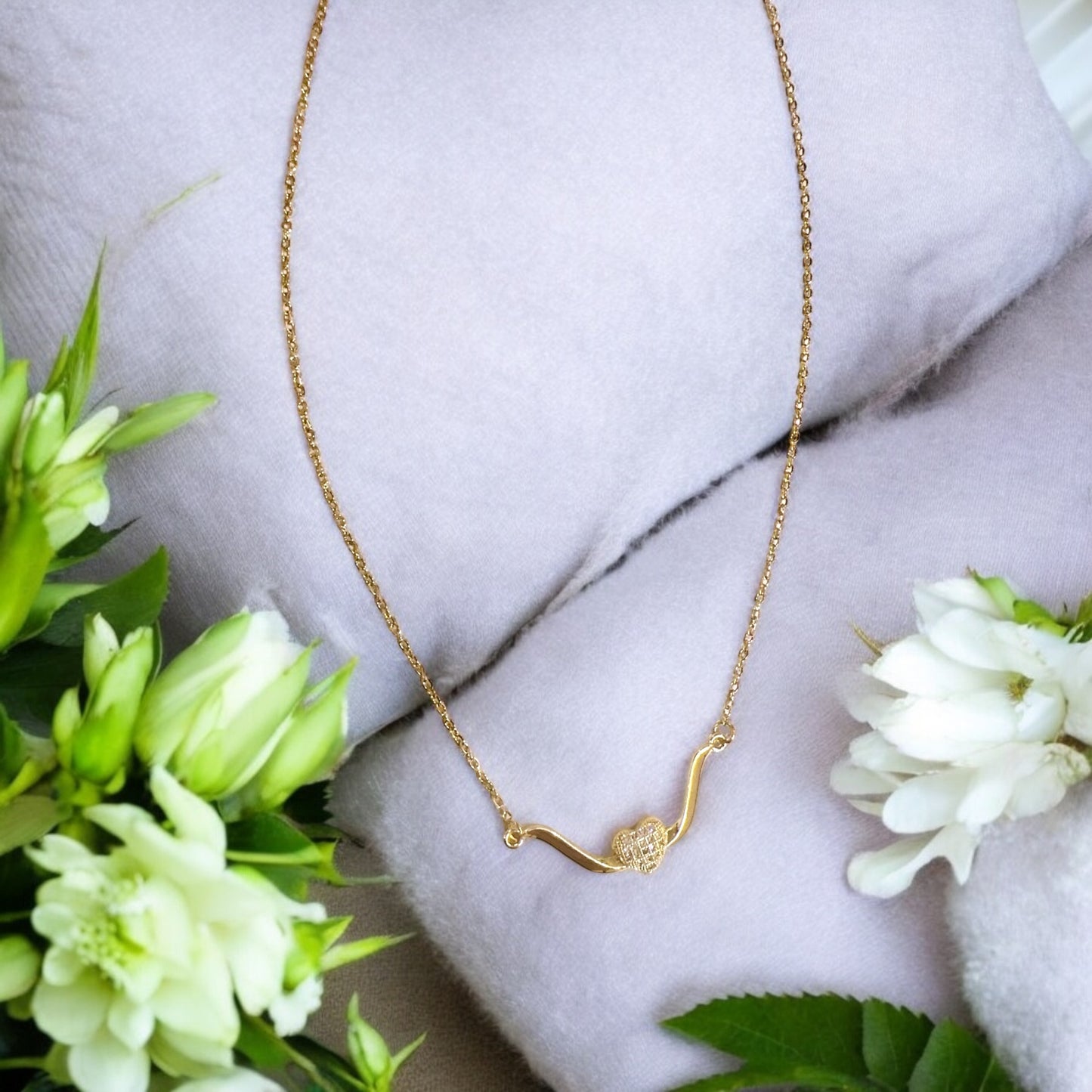 Minimalistic Golden Pendant✨💖for women