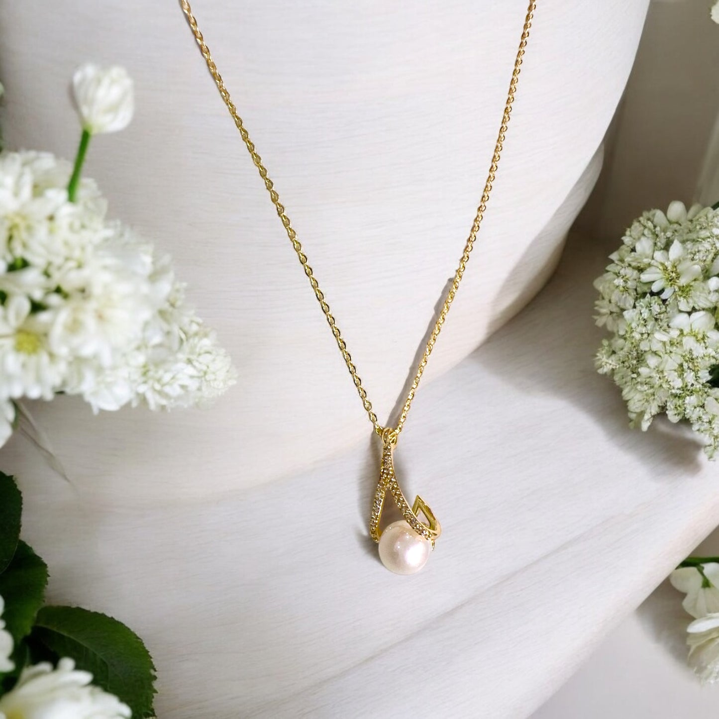 Minimalistic pearl pendant for women 🌸🌸✨🎀🥰