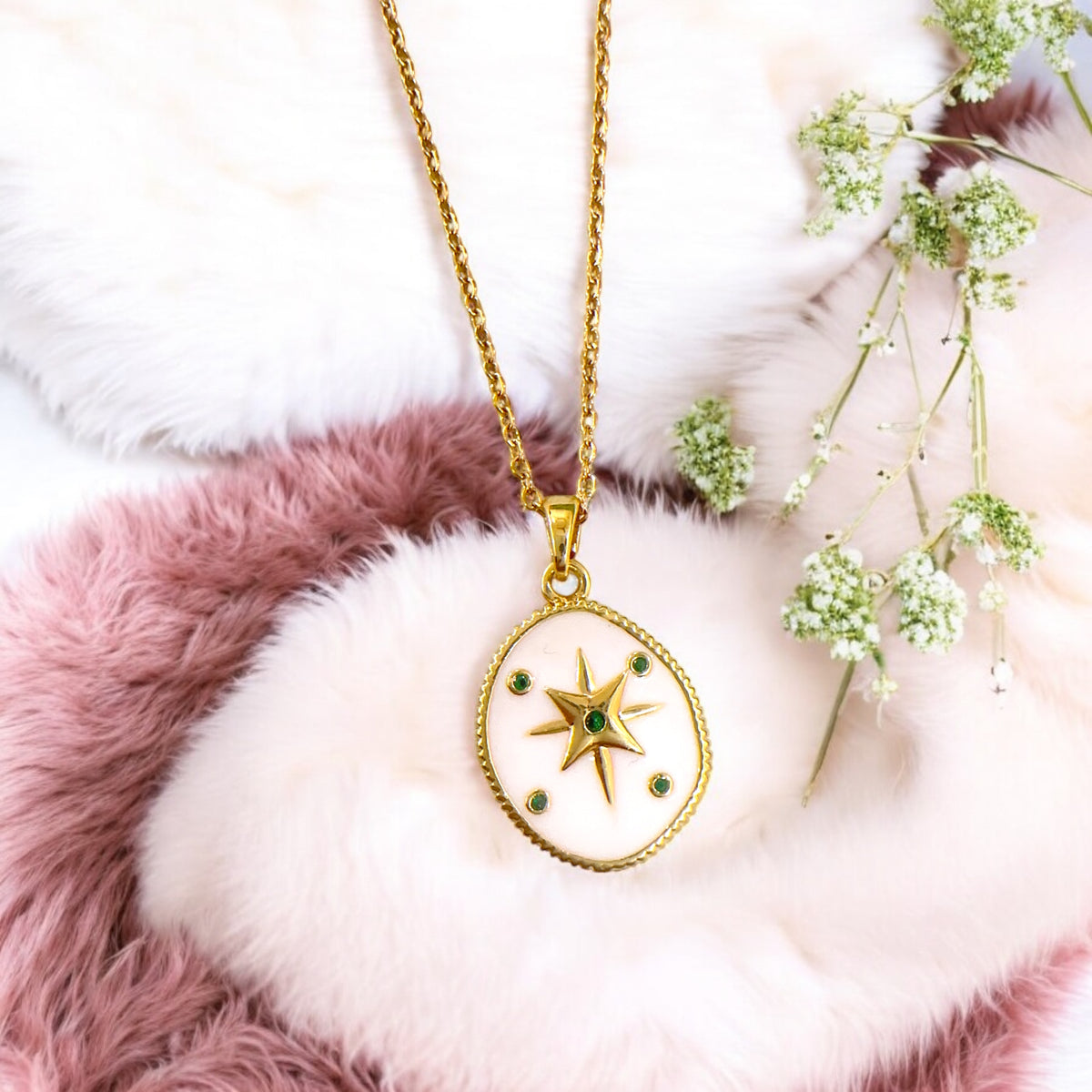 Enamel white coloured round pendant 🌹
