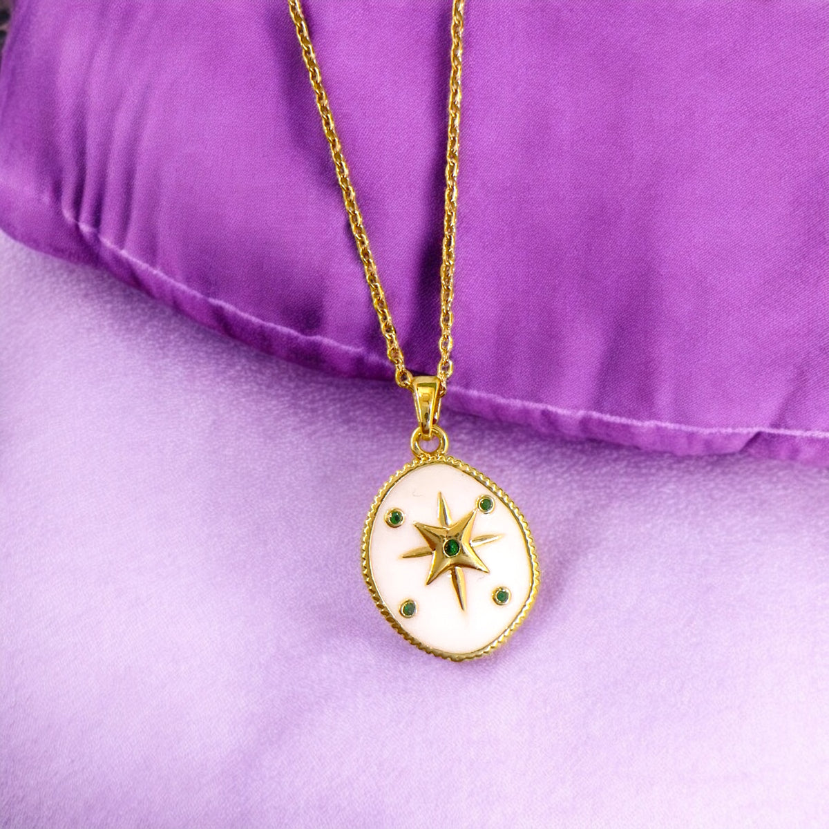 Enamel white coloured round pendant 🌹