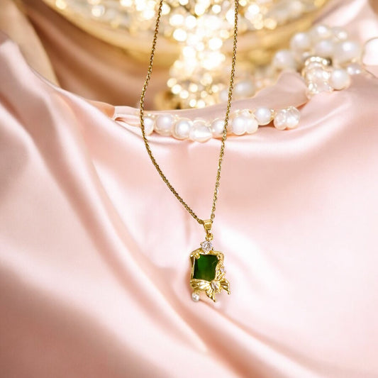 Golden square shaped green stone pendant 💌🥰🌸✨for Women