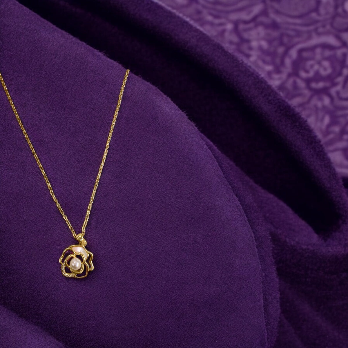 Golden Rose shaped Pendant for my Sweetheart 🥰📩🌸