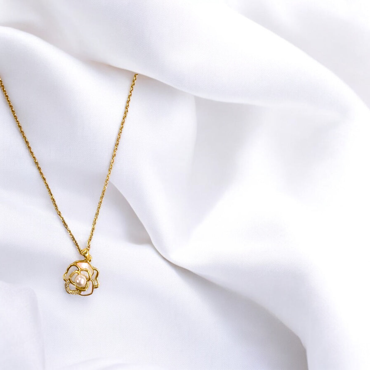 Golden Rose shaped Pendant for my Sweetheart 🥰📩🌸