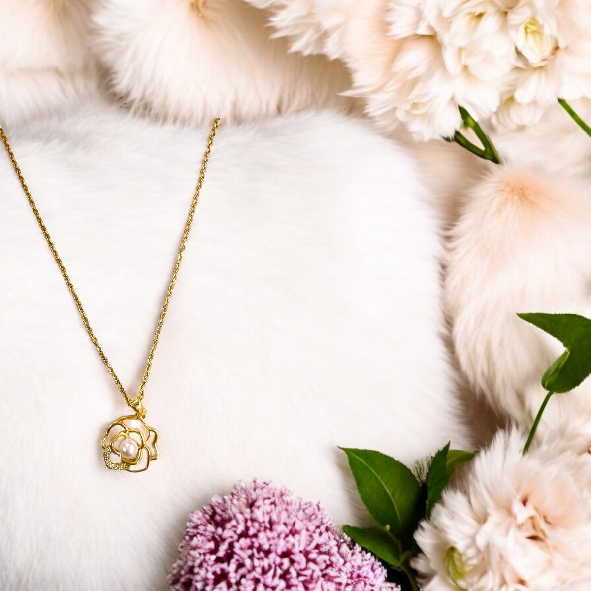Golden Rose shaped Pendant for my Sweetheart 🥰📩🌸