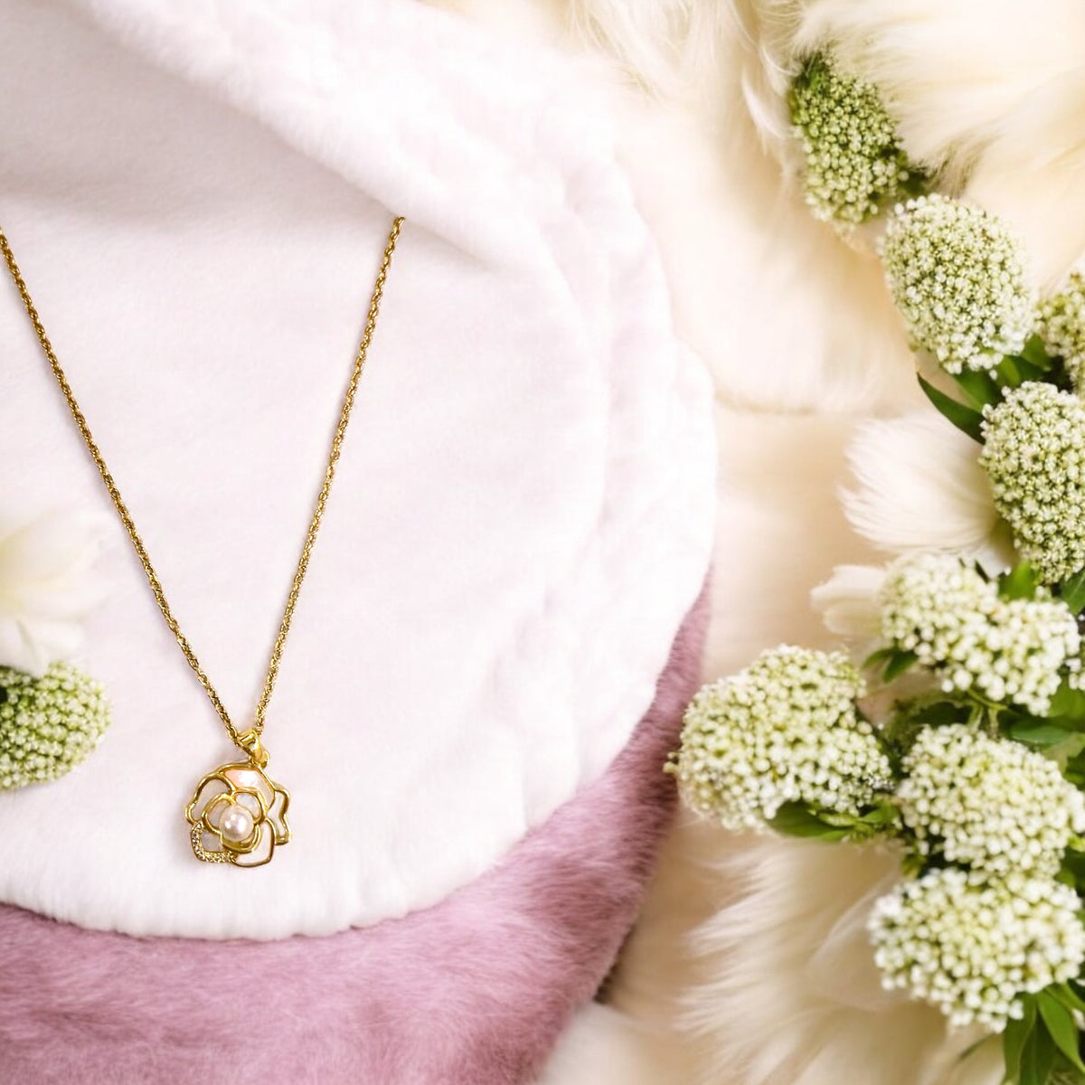 Golden Rose shaped Pendant for my Sweetheart 🥰📩🌸