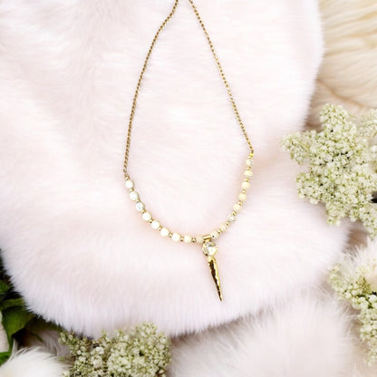 Minimalistic white bead pendant 🌹🛍️🛍️for Women 🥰